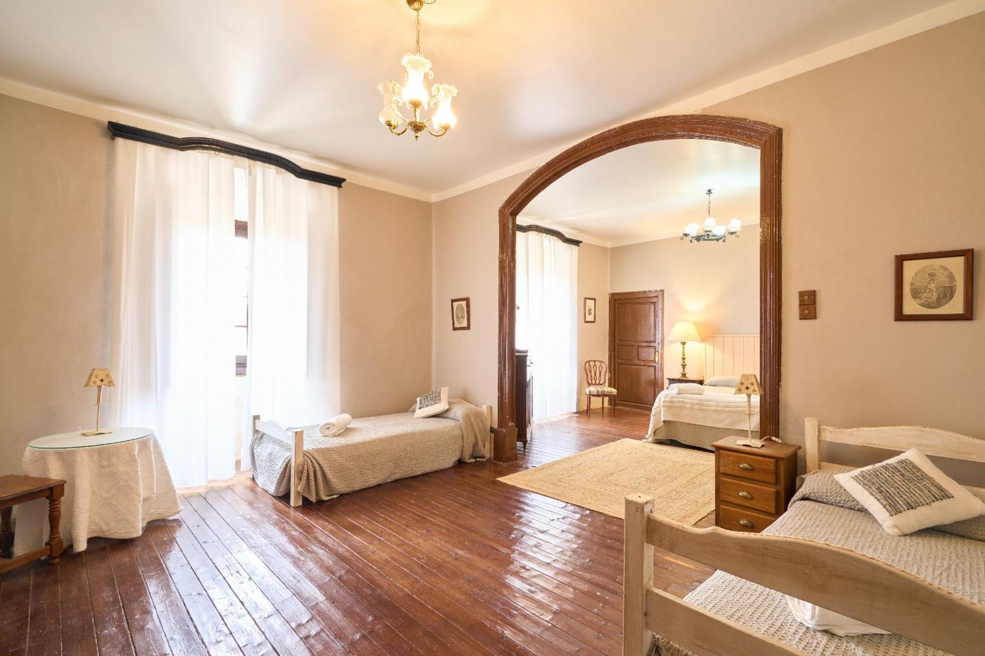 Casa Rural Palacio Conde De Aldana Con Piscina Entre Encinares Y Dehesas Terradillos Экстерьер фото